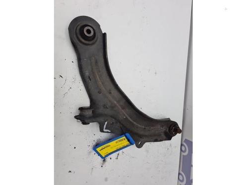 Draagarm onder links-voor van een Renault Captur, Auto-onderdelen, Ophanging en Onderstel, Renault, Gebruikt, 3 maanden garantie