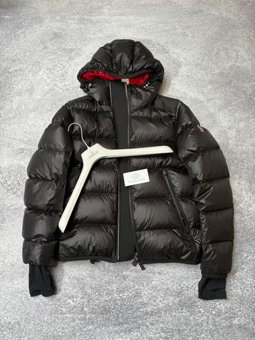 Moncler Grenoble Hintertux beschikbaar voor biedingen