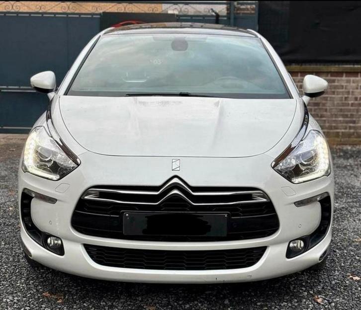 Citroën DS5 2.0L !!!, Autos, Citroën, Particulier, DS5, ABS, Caméra de recul, Phares directionnels, Airbags, Air conditionné, Alarme