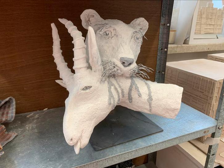 Luipaard met prooi, Antiek en Kunst, Antiek | Keramiek en Aardewerk, Ophalen