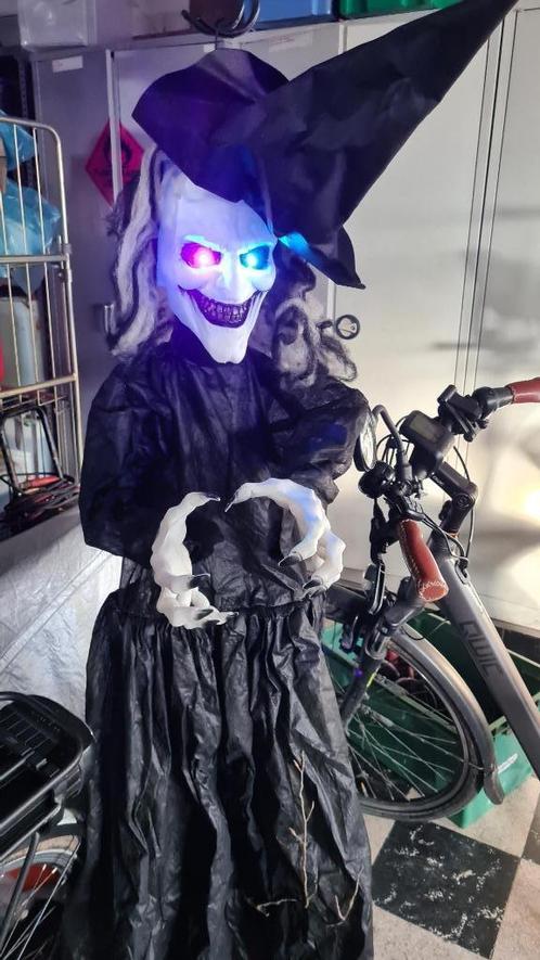Halloween atributen, Kinderen en Baby's, Speelgoed | Poppen, Zo goed als nieuw, Overige typen, Ophalen
