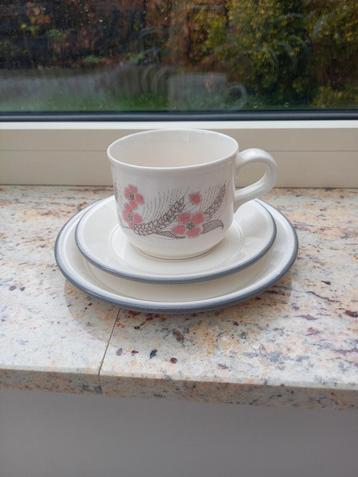 Koffieservies uit jaren 70, 80 beschikbaar voor biedingen