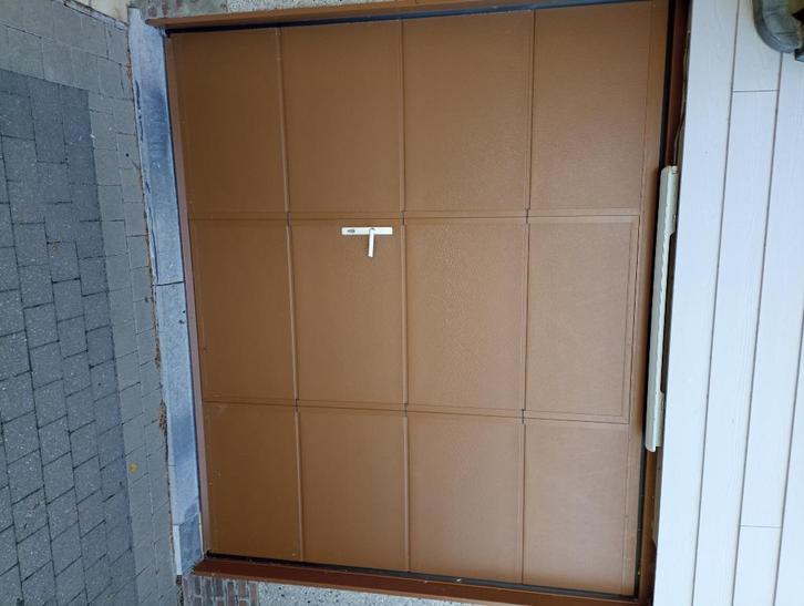 Sectionale poort (garagepoort)met deur en afstandsbediening, Doe-het-zelf en Bouw, Deuren en Vliegenramen, Zo goed als nieuw, Garagedeur
