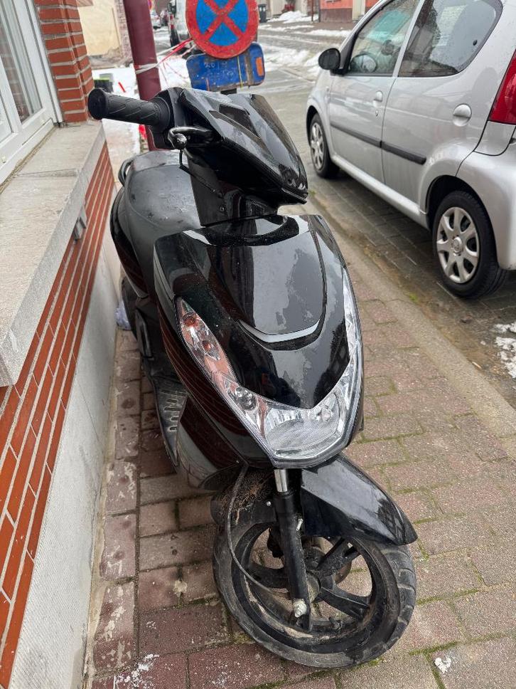 Peugeot kisbee, Fietsen en Brommers, Scooters | Peugeot, Klasse A (25 km/u), Benzine, Ophalen