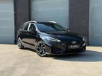 Hyundai i30 Wagon 1.5 T-GDi MHEV Sky N-Line // VOL OPTIES //, Auto's, Hyundai, Stof, 4 cilinders, Zwart, 138 g/km