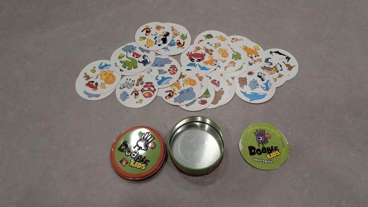 Dobble kids (asmodee), Hobby & Loisirs créatifs, Jeux de société | Autre, Utilisé, 1 ou 2 joueurs, Trois ou quatre joueurs, Cinq joueurs ou plus