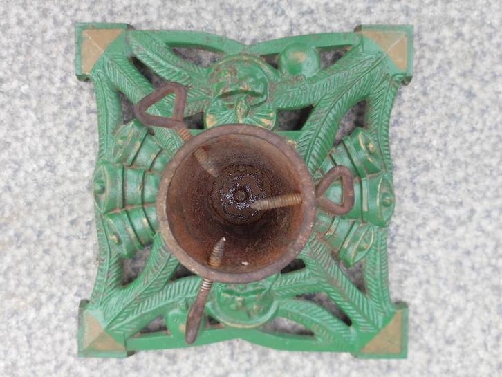 Base de sapin de Noël ancienne avec belle patine et or, Divers, Noël, Utilisé, Enlèvement