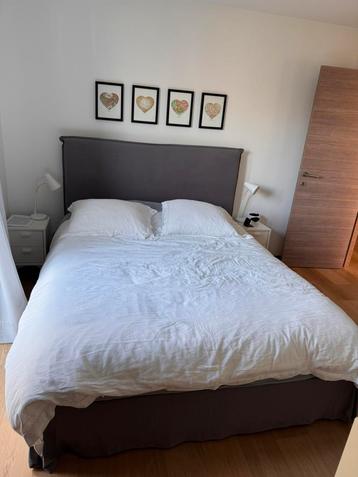 LIT 160x200 sans matelas + 2 tables de chevet, Enlèvement, Comme neuf