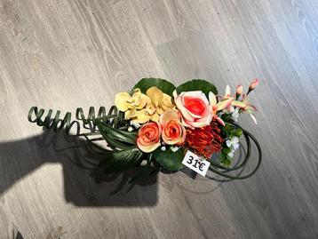 zijde bloemstuk beschikbaar voor biedingen