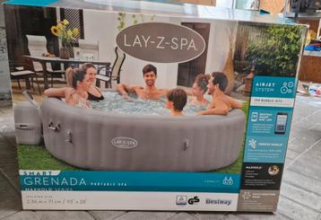 Lazy Spa Grenada 8 personnes, Enlèvement, Comme neuf, Couverture, Gonflable