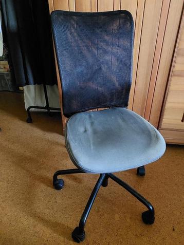 Bureaustoel 2x beschikbaar voor biedingen