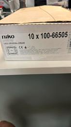 Niko Stopcontact, Doe-het-zelf en Bouw, Elektriciteit en Kabels, Ophalen of Verzenden, Zo goed als nieuw