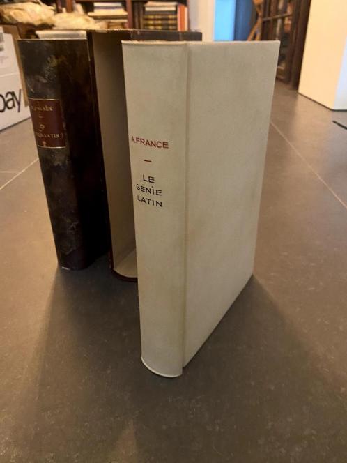 A. FRANCE Le Génie Latin 1926 ex nr Carlègle  perkament Band, Antiek en Kunst, Antiek | Boeken en Manuscripten, Ophalen of Verzenden