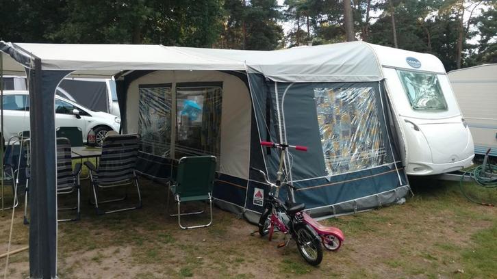 Caravelair Antares 426 (NL kenteken), Caravans en Kamperen, Caravans, Particulier, tot en met 6, 750 - 1000 kg, Treinzit, Caravelair