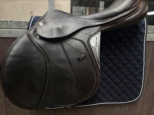 Equiline springzadel, Dieren en Toebehoren, Paarden en Pony's | Zadels, Zo goed als nieuw, Springen, Ophalen of Verzenden
