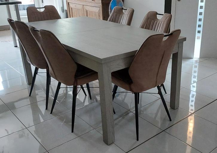 Eetkamer: dressoir, barkast en uitschuifbare tafel, Huis en Inrichting, Complete eetkamers, Zo goed als nieuw, Ophalen