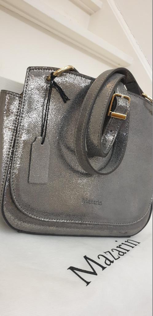 NIEUW artikel : Mazarin tas in zijn buidel, Handtassen en Accessoires, Tassen | Damestassen, Nieuw, Handtas, Grijs, Ophalen of Verzenden