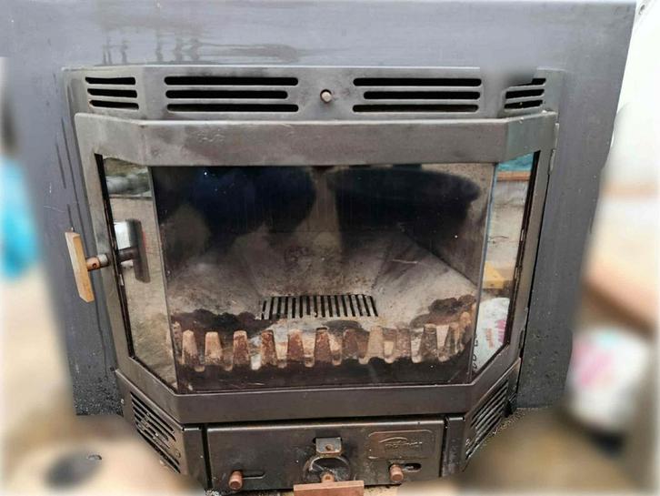 Insert/feu au bois et charbon, Huis en Inrichting, Kachels, Zo goed als nieuw, Hout, Ophalen