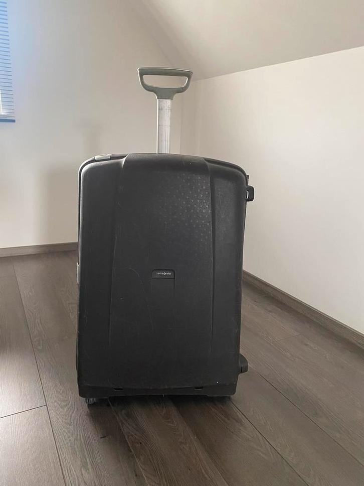 Samsonite reiskoffer trolley (bruin), Handtassen en Accessoires, Koffers, Gebruikt, Slot, Uitschuifbare handgreep, Wieltjes, Ophalen