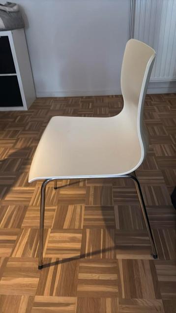 6 witte eetkametstoelen 50€ allemaal beschikbaar voor biedingen