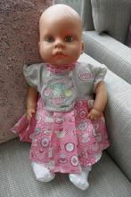 2 babypoppen met kleedjes en accessoires, Kinderen en Baby's, Speelgoed | Poppen, Ophalen of Verzenden, Gebruikt, Babypop