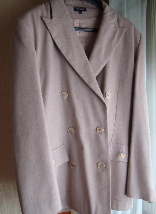 prachtig broekpak - 3 pièces - T 42/44, Kleding | Dames, Jasjes, Kostuums en Pakken, Nieuw, Kostuum of Pak, Maat 38/40 (M), Grijs