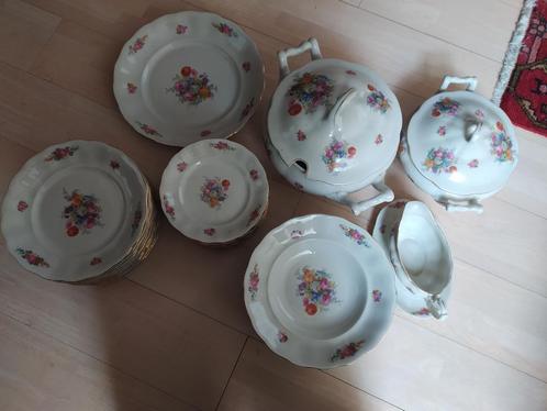 oud porseleinen servies, Huis en Inrichting, Keuken | Servies, Bord(en), Porselein, Ophalen