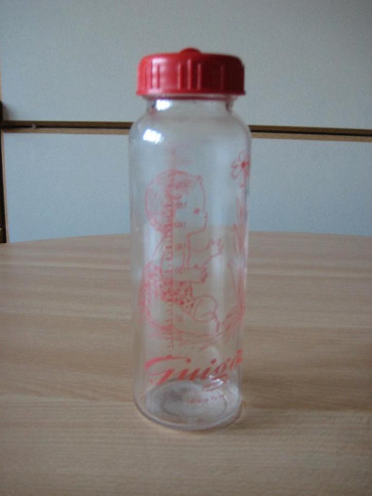 Biberon rétro en verre Pyrex Guigoz, Enfants & Bébés, Aliments pour bébé & Accessoires, Comme neuf, Autres types, Enlèvement ou Envoi