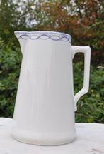 pichet boch decor chenille anneaux croisé, Antiquités & Art, Antiquités | Céramique & Poterie, Enlèvement ou Envoi