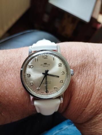 Montre mécanique" FORTIS". ( Année 60/70 ???) beschikbaar voor biedingen