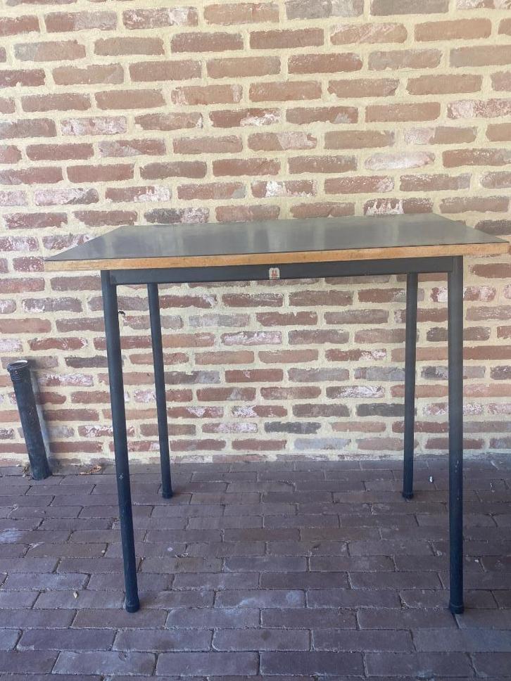 Schooltafeltje vintage Mertens, Huis en Inrichting, Tafels | Bijzettafels, Gebruikt, Rechthoekig, 60 cm of meer, 75 cm of meer