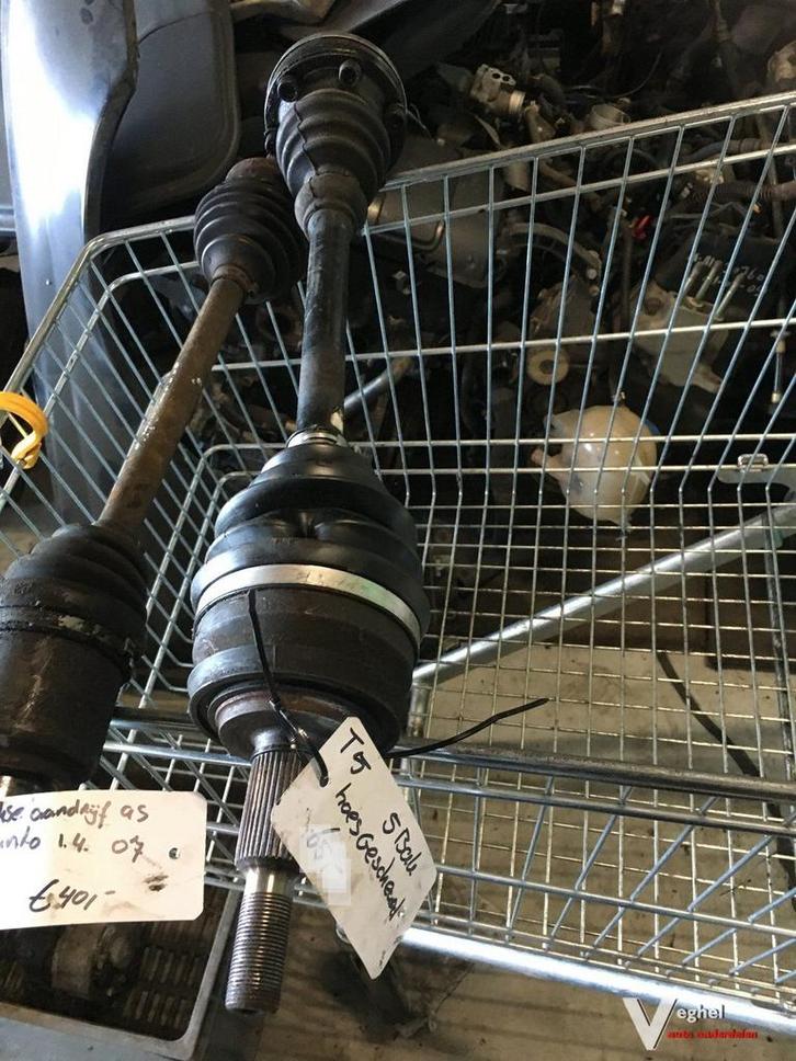 Vw T5 2009 5bak Aandrijfas Linksvoor (hoes scheurtje), Auto-onderdelen, Transmissie en Toebehoren, Gebruikt, Ophalen of Verzenden