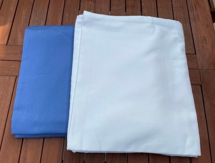 2 x Tafelkleed (voor tafel van 4 personen), Huis en Inrichting, Tafelkleden, Zo goed als nieuw, Rechthoek, Verzenden