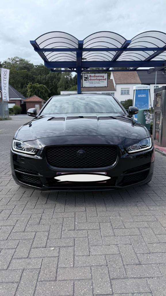 Zwarte jaguar XE Sedan (bouwjaar 2019), Auto's, Jaguar, Particulier, XE, Benzine, Euro 6, 5 deurs, Automaat, Zwart, Grijs, Ophalen