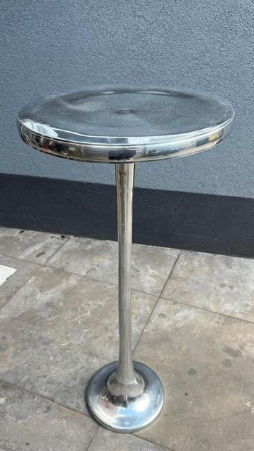 Petite table, Rond, Comme neuf, Enlèvement, Métal ou Aluminium