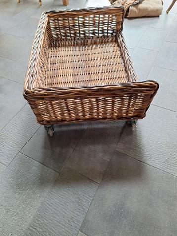 Rieten Hondenmand 70 x 100 x 38 beschikbaar voor biedingen