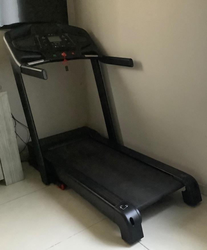 Loopband met hellingspercentage in nieuwstaat, Sport en Fitness, Fitnessapparatuur, Zo goed als nieuw, Loopband, Benen, Buik, Rug