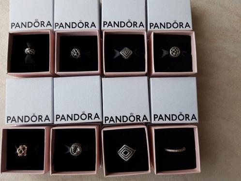 Te koop : PANDORA juwelen, Handtassen en Accessoires, Bedels, Zo goed als nieuw, Pandora, 4 bedels of meer, Ophalen