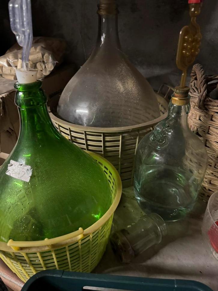 Damjans ongeveer 20stuks vanaf 10€/stuk, dame jeanne, Verzamelen, Wijnen, Zo goed als nieuw, Ophalen