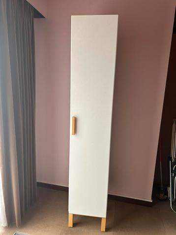 Badkamerkastje beschikbaar voor biedingen