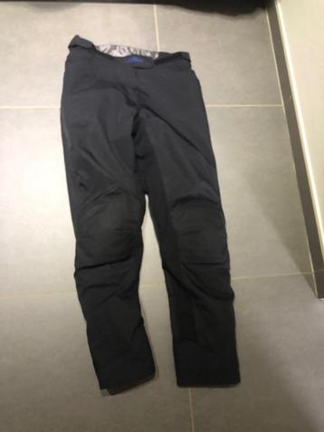 Macna motorbroek XL ( waiste 33/ lengte 32/34) beschikbaar voor biedingen