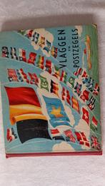 Oud album over vlaggen en postzegels, Verzamelen, Complete verzamelingen en Collecties, Ophalen of Verzenden
