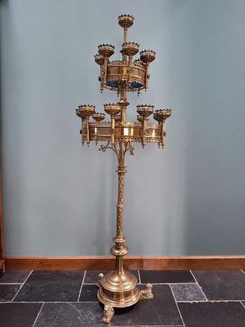 19e eeuwse Franse koperen kerkkandelaar beschikbaar voor biedingen