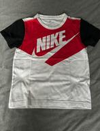 T-shirt Nike 116-122, Kinderen en Baby's, Kinderkleding | Maat 116, Ophalen of Verzenden, Zo goed als nieuw