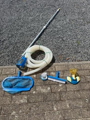 Stofzuiger (set) zwembad beschikbaar voor biedingen