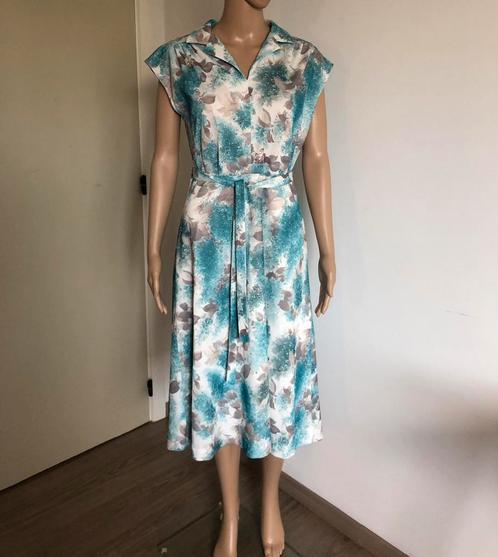 Belle robe vintage (taille S/M/L), Vêtements | Femmes, Robes, Porté, Taille 42/44 (L), Vert, Sous le genou, Enlèvement ou Envoi