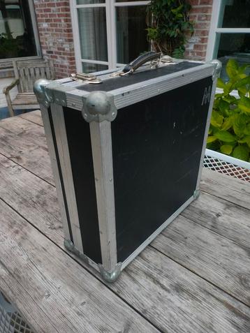 Stevige flightcase voor 19 inch mengpaneel beschikbaar voor biedingen