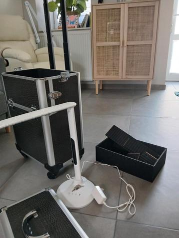 Trolley manucure et lampe, Enlèvement, Comme neuf