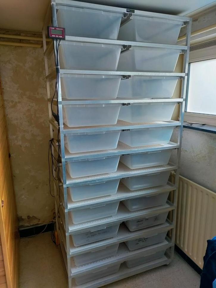Aluracks V28 rack 10 lagen + 2 lagen V70 = 24 bakken totaal, Dieren en Toebehoren, Reptielen en Amfibieën | Toebehoren, Zo goed als nieuw