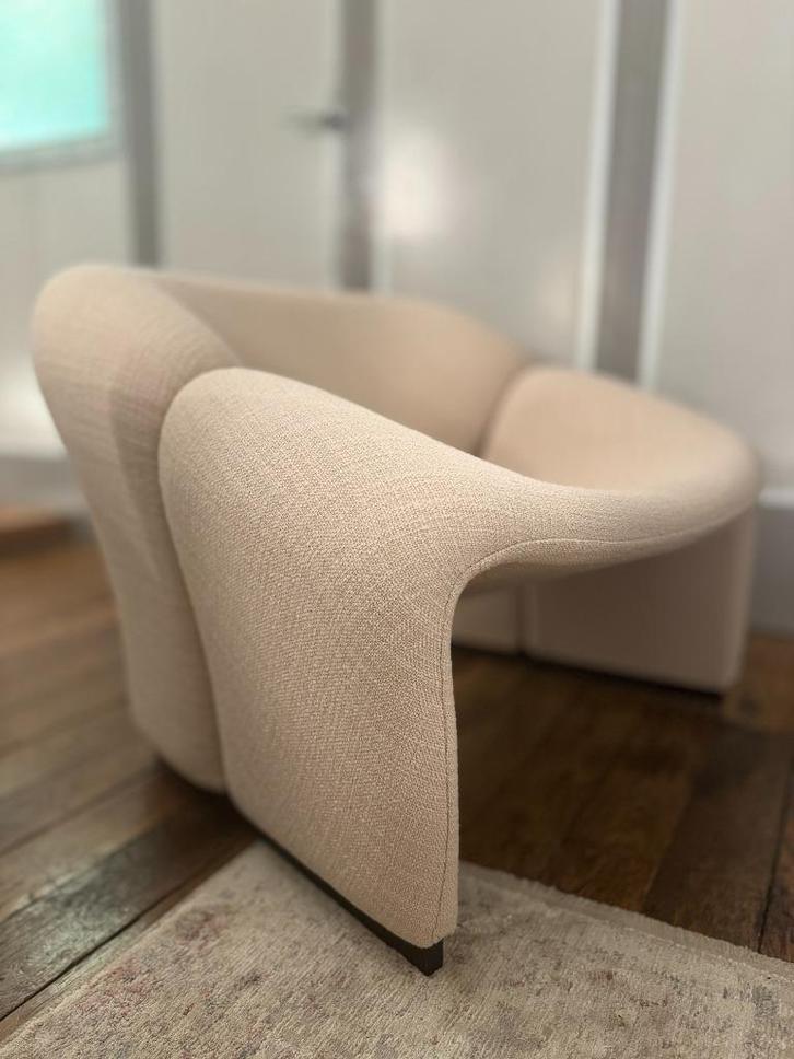 Première édition collector Pierre Paulin GroovyM Chair 1966, Huis en Inrichting, Fauteuils, Nieuw, Metaal, Stof, 50 tot 75 cm